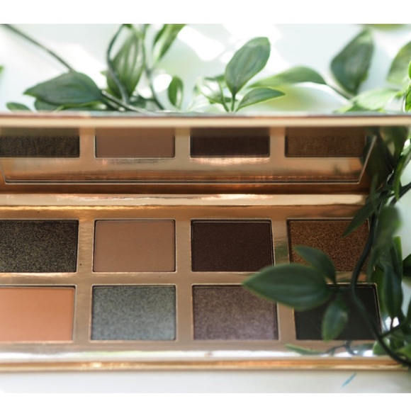 🥳🥳🥳HP🥳🥳🥳Camouflage Beauty Eyeshadow Palette
STILA - Picture 7 of 13